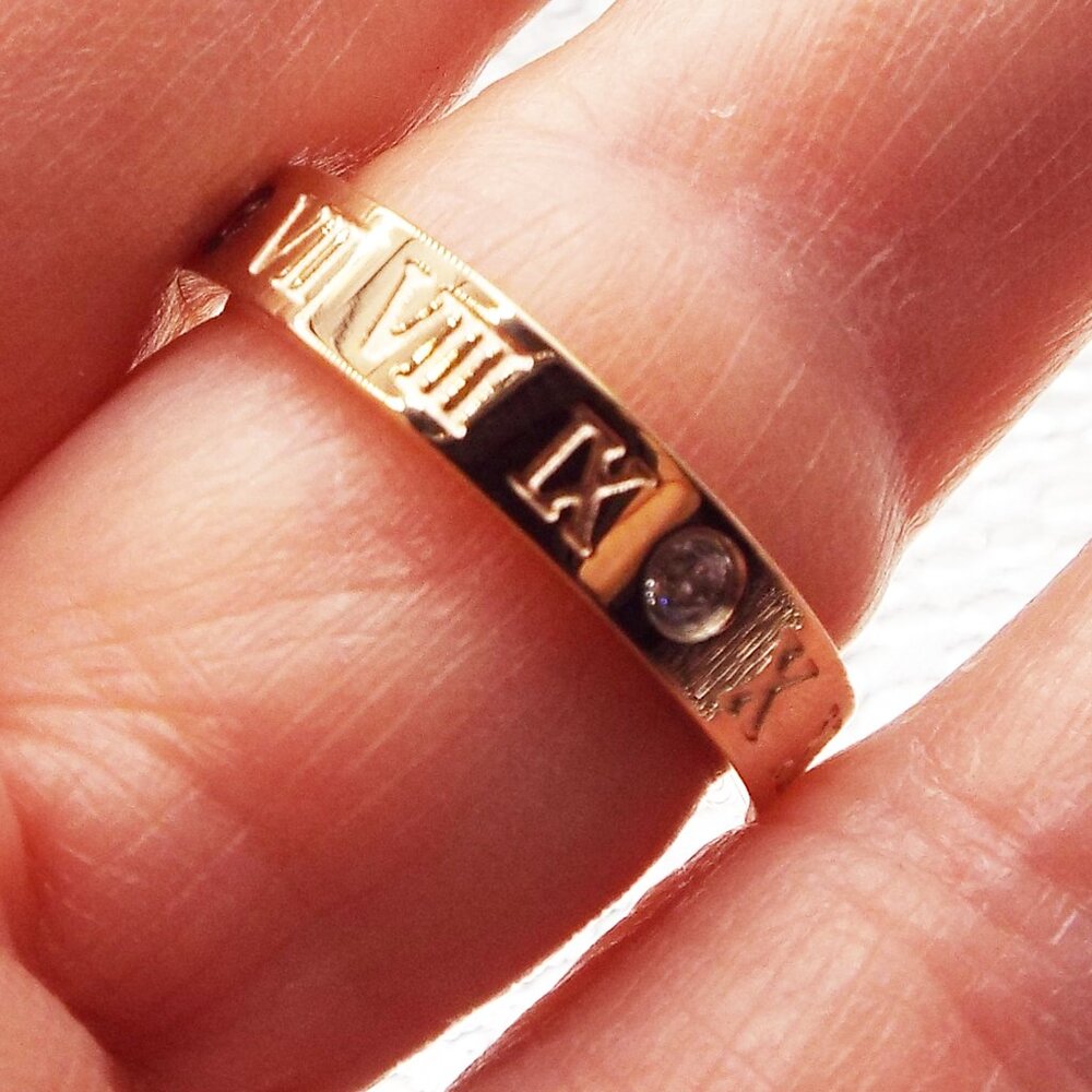 NWT DESIGNER ROMAN NUMERALS ROSE GOLD CLAD BAND W/ SETS SIZE 7 RING 76